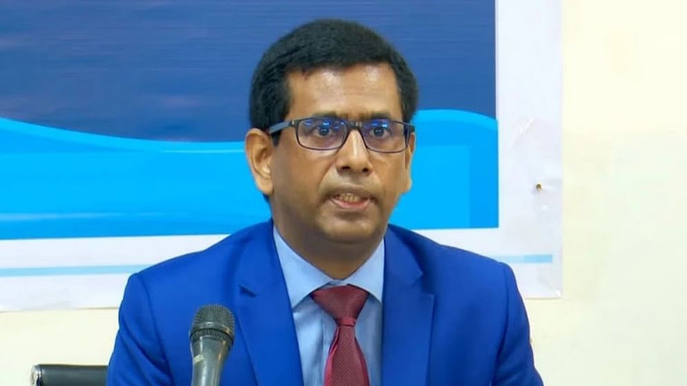 হেফাজতে থাকা ১৫ সেনা কর্মকর্তাকে অবশ্যই আদালতে আনতে হবে: চিফ প্রসিকিউটর তাজুল ইসলাম