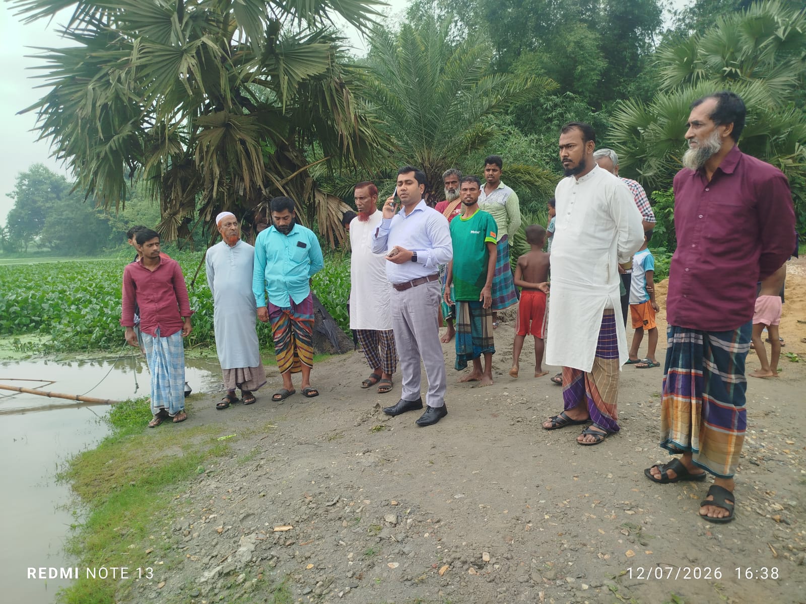 ঝড়-বৃষ্টি উপেক্ষা করে মনোহরদীর জলাবদ্ধ এলাকা পরিদর্শনে এসিল্যান্ড সজিব মিয়া, দ্রুত সমাধানের আশ্বাস