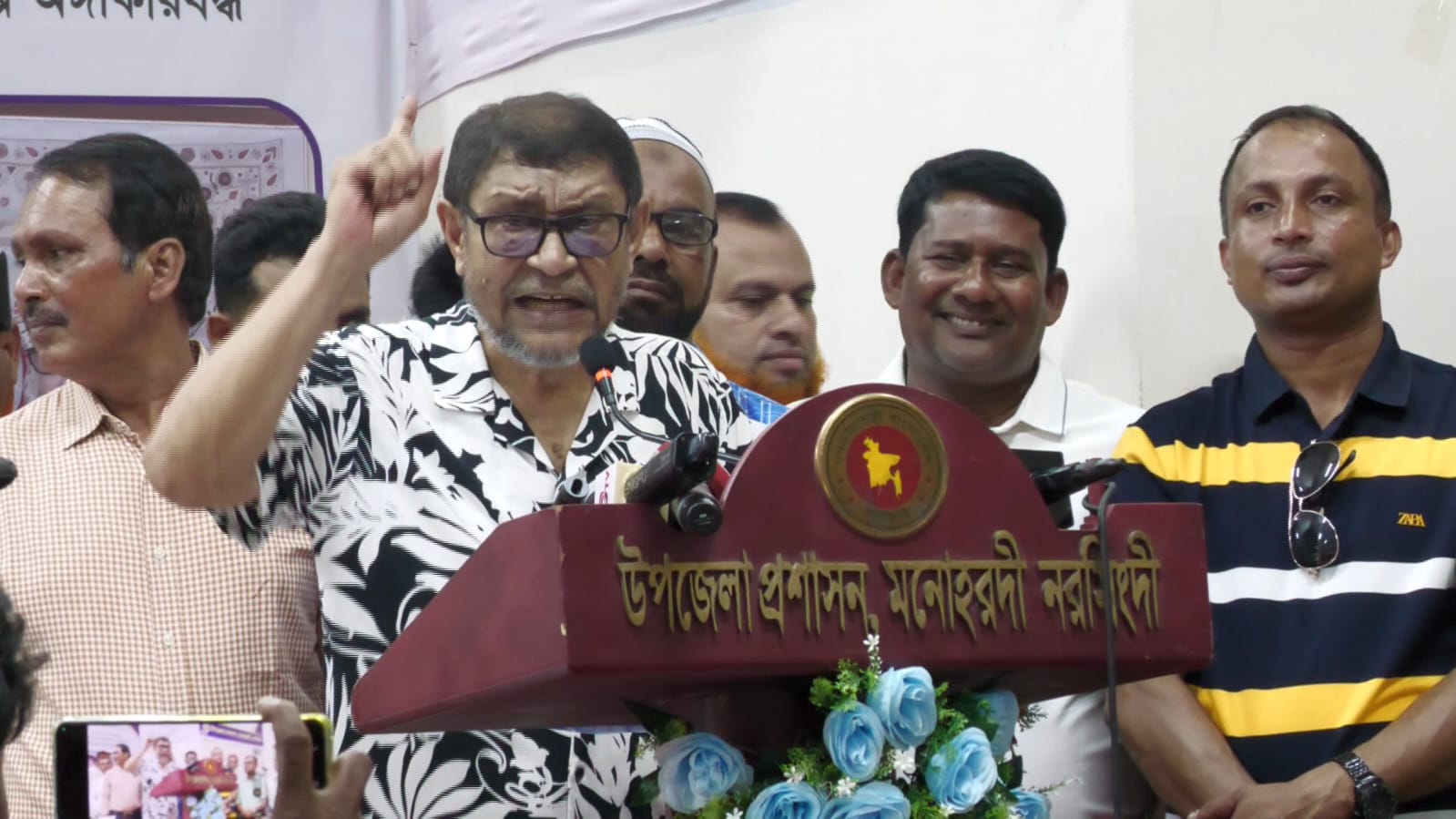বেহেস্তের টিকিট বিক্রিকারীরা আবার ফ্যাসিস্টদের সাথে হাত মিলিয়েছে–স্বাস্থ্যমন্ত্রী